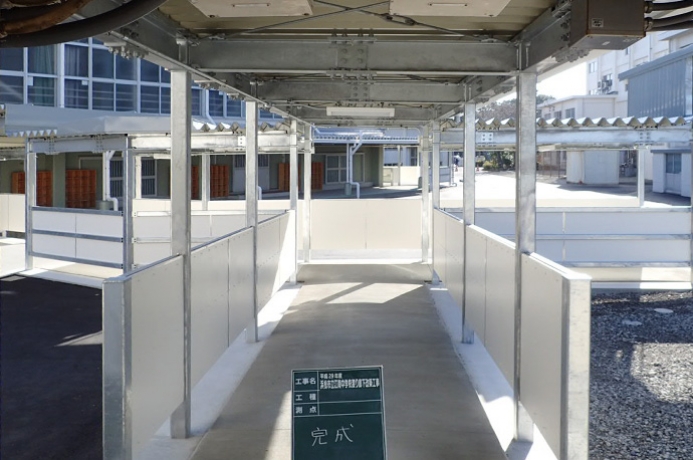 施工実績 江南中学校渡り廊下改築株式会社栄組 施工実績 江南中学校渡り廊下改築株式会社栄組